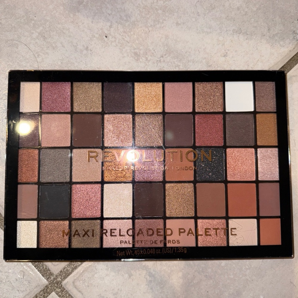Revolution Eyeshadow Palette Brown and Pink